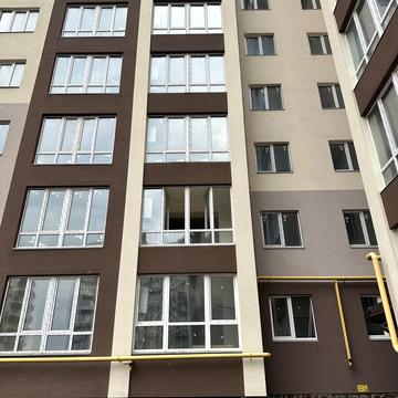 Леоніда Каденюка вул., 18