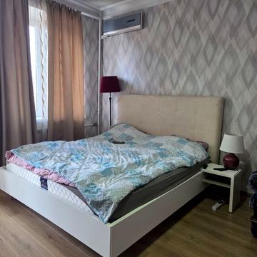 Академіка Богомольця вул., 3