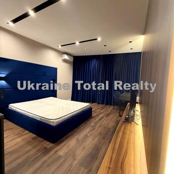 Кадетський Гай вул., 10