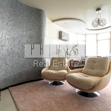 Дмитрівська вул., 69