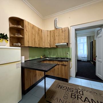 Волинська вул., 27