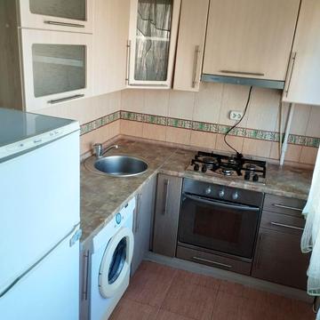 Смілянська вул., 17