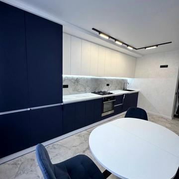 Білогірська вул., 13