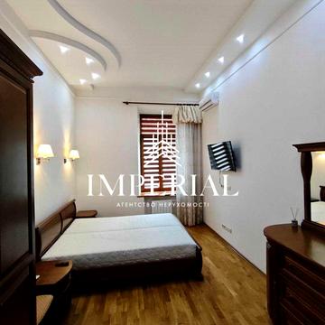 Хрещатик вул. (Kreschatic), 15