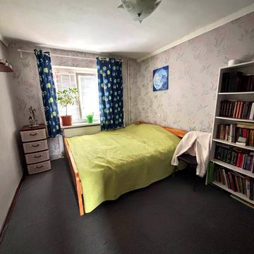 Бельведерська вул., 52