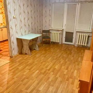 Тесленка вул., 27