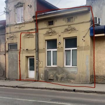 Варшавська вул., 11