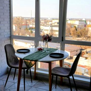 Олега Антонова вул. (Карла Маркса), 13б