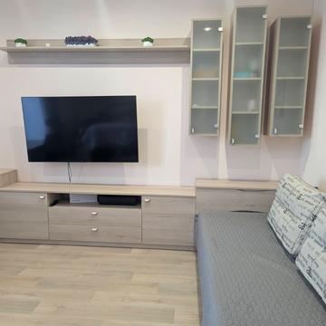 Милорадович Єлизавети вул., 45