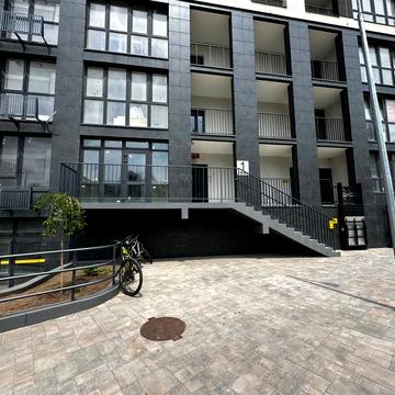 Івана Франка вул., 40 к1