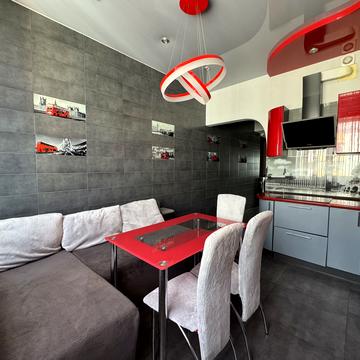 Середньофонтанська вул., 35