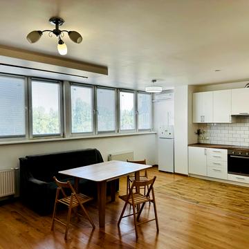 Академіка Глушкова просп., 9-Д