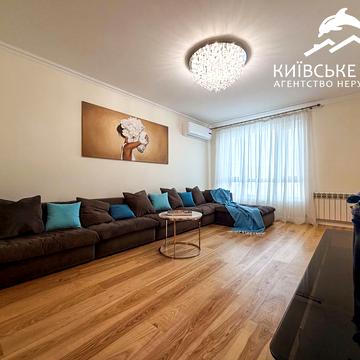 Воскресенська вул., 18