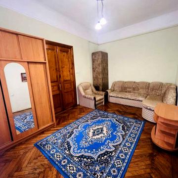 Вячеслава Чорновола просп. (), 9