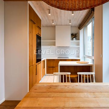 Салютна вул., 2к4