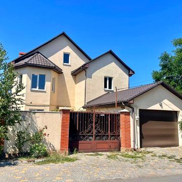 Лабораторна вул., 21