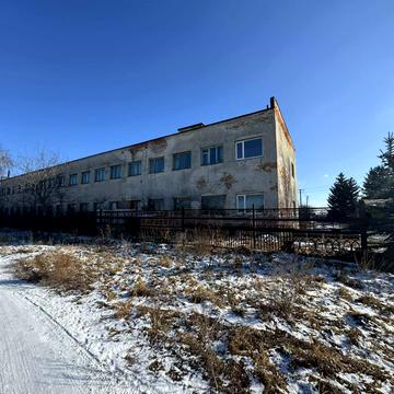 Шкільна вул., 1