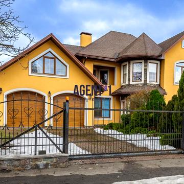 Володимирська вул.