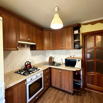 Любінська вул., 162