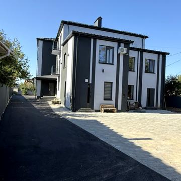 Українська вул., 21