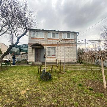 Теплична вул., 4