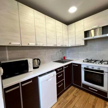 Академіка Єфремова вул. (Командарма Уборевича), 7