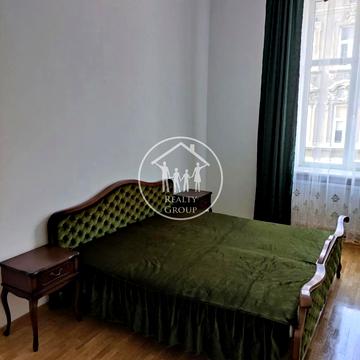 Нечуя-Левицького вул., 13