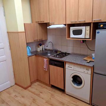 Крехівська вул., 8