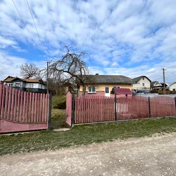 Лесі Українки, 28