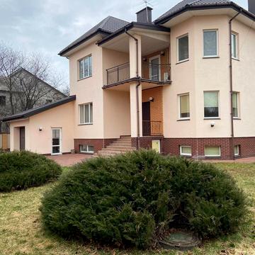 Каштанова вул., 26