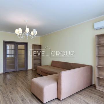 Миколи Ушакова вул., 1-Б