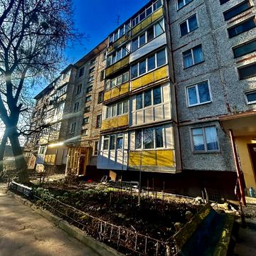 Святослава Ріхтера вул., 64а