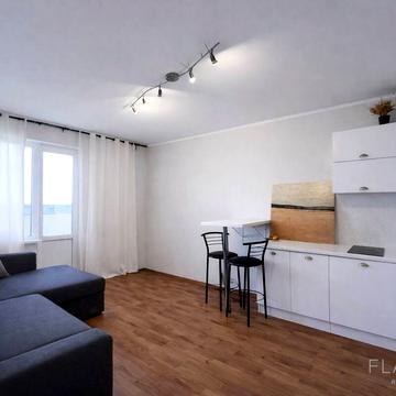 Академіка Глушкова просп., 9-Є