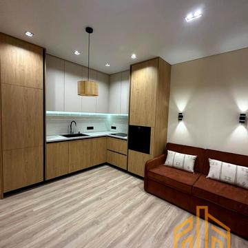 Загорська вул., (Будинок 1)