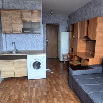 Івана Мазепи просп. (Петровського), 3