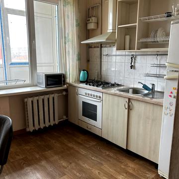 Вячеслава Чорновола вул., 6