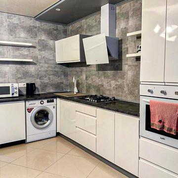 Генерала М. Тарнавського вул., 30