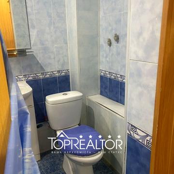 Глобинська вул. (Маршала Батицького), 10