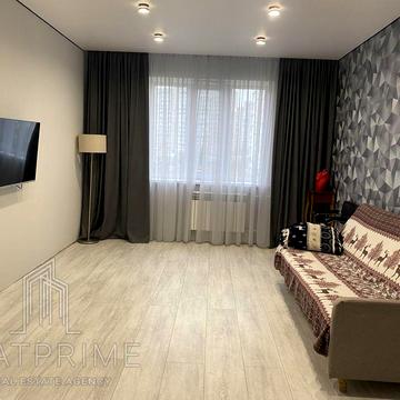 Каштанова вул., 8