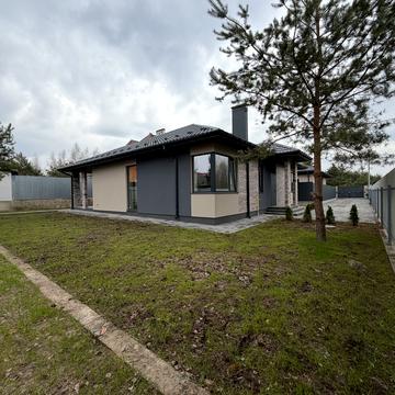 Бучанська, 10