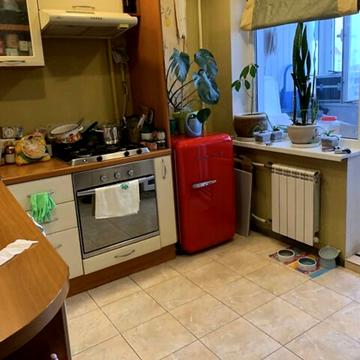 Оболонський просп., 18-А