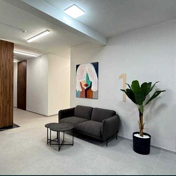 Пилипа Орлика вул., (Будинок 1)