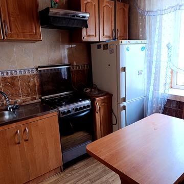 Олександрівський просп. (Косіора), 77