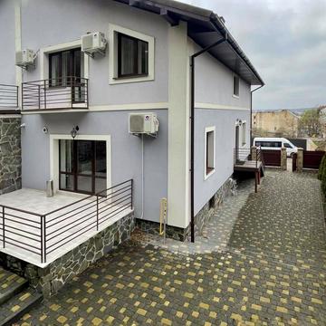 Папарівка вул., 4а