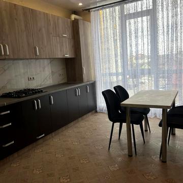 Хіміків вул., 8