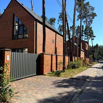 Лісова вул., 4