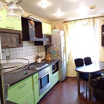 Бориса Мозолевського вул. (Корнійчука), 2