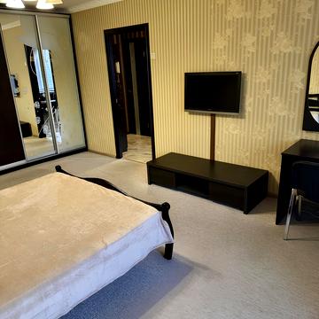 Чеська вул., 4