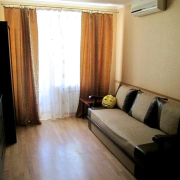 Велика Васильківська вул. (Червоноармійська), 114