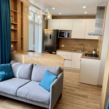 Євгена Чикаленка вул., 43